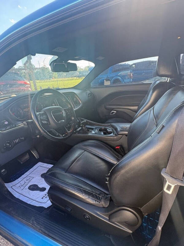 2016 Dodge Challenger SXT Plus