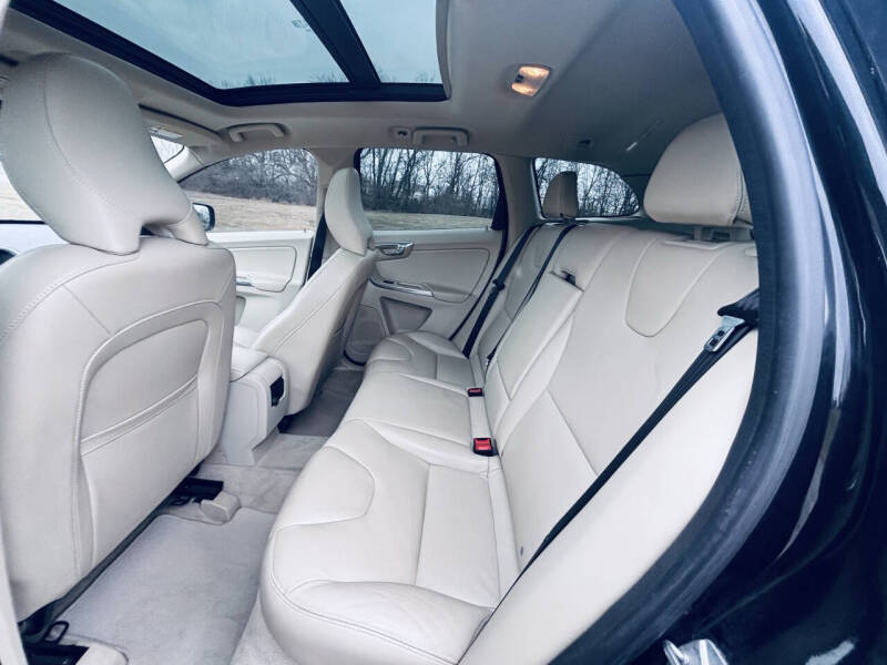 2015 Volvo XC60 T5 Drive-E Platinum