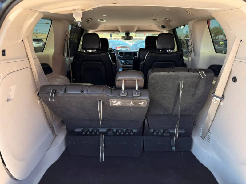 2021 Chrysler Voyager LXi