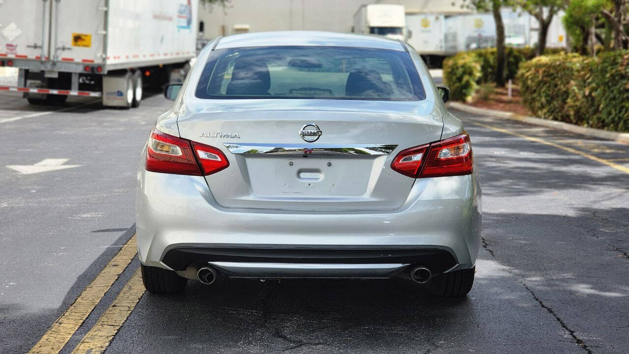 2017 Nissan Altima  - $9,900