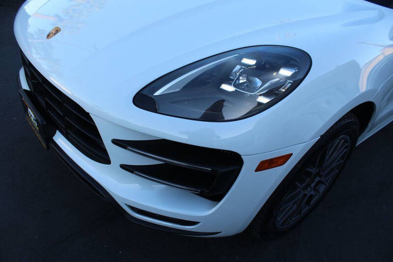 2017 Porsche Macan