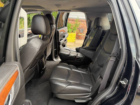 2018 Cadillac Escalade Luxury