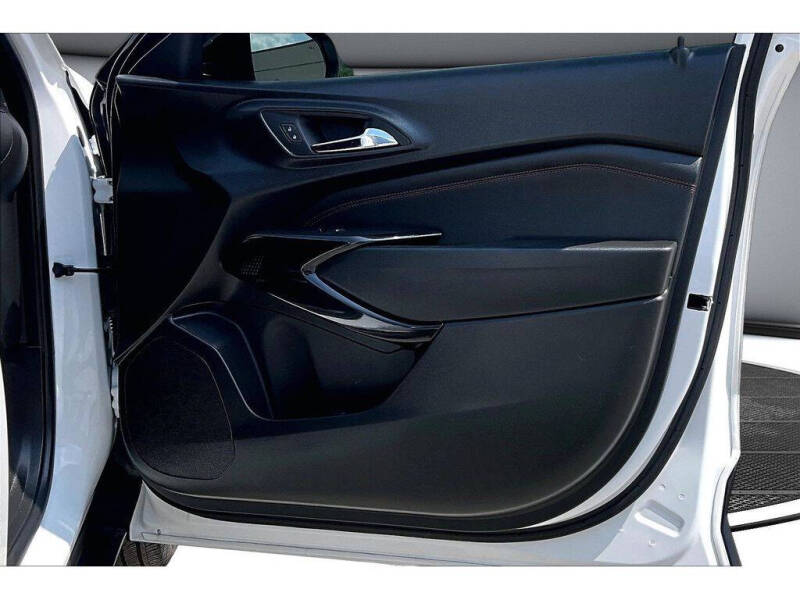 2024 Chevrolet Trax RS