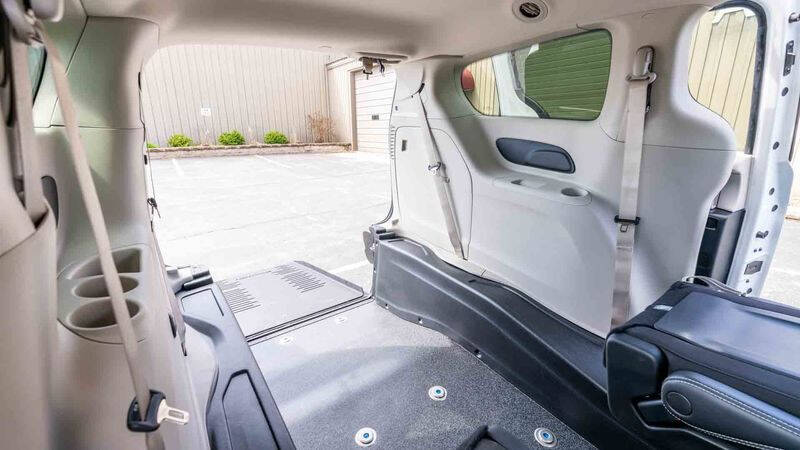 2022 Chrysler Voyager LX