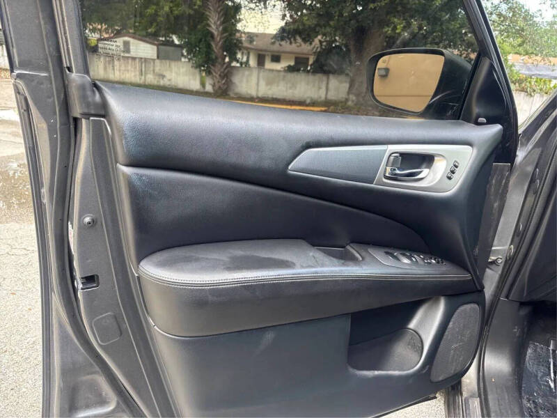 2020 Nissan Pathfinder SL