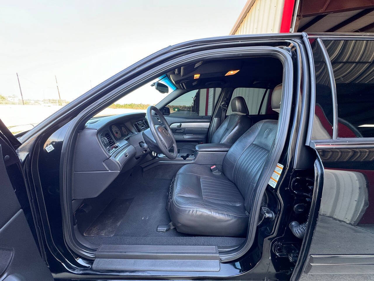 2003 Mercury Marauder for sale at Carnival Car Company in Victoria, TX