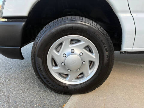 2013 Ford E-Series E-350 SD XLT