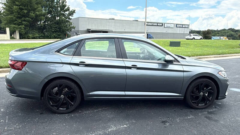 2025 Volkswagen Jetta SE
