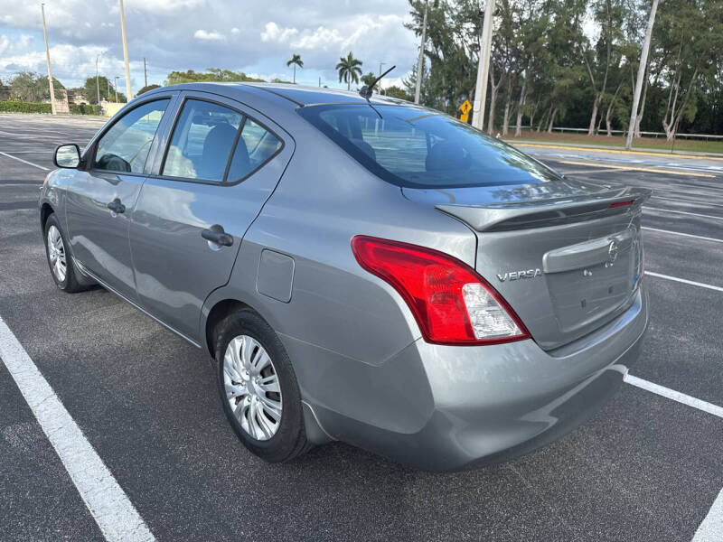 2014 Nissan Versa 1.6 S Plus