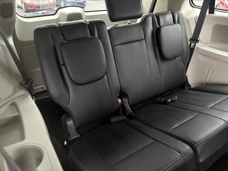 2016 Chrysler Town and Country Touring