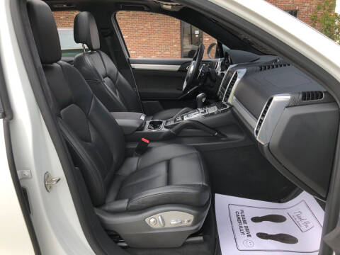 2013 Porsche Cayenne GTS