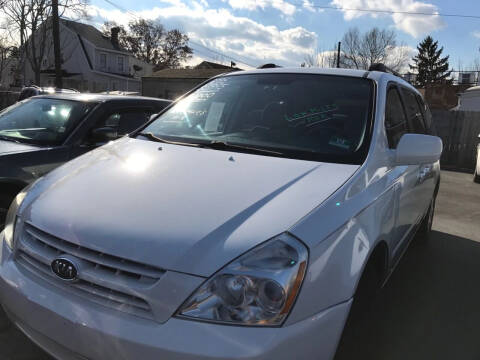 2006 Kia Sedona for sale at Chambers Auto Sales LLC in Trenton NJ