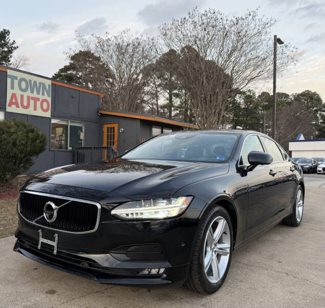 2018 Volvo S90 Momentum's photo