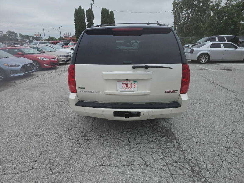 2011 GMC Yukon XL SLT