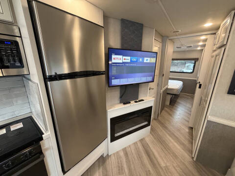 2022 Holiday Rambler Invicta
