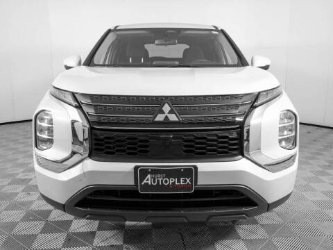 2023 Mitsubishi Outlander ES