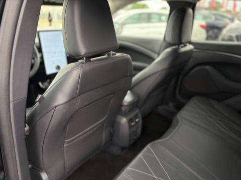 2024 Ford Mustang Mach-E Select