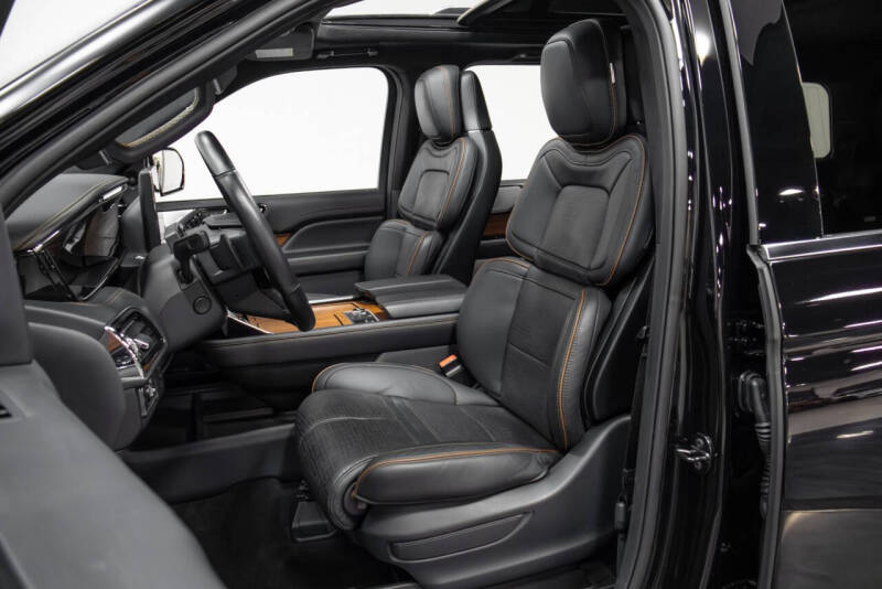 2022 Lincoln Navigator Black Label
