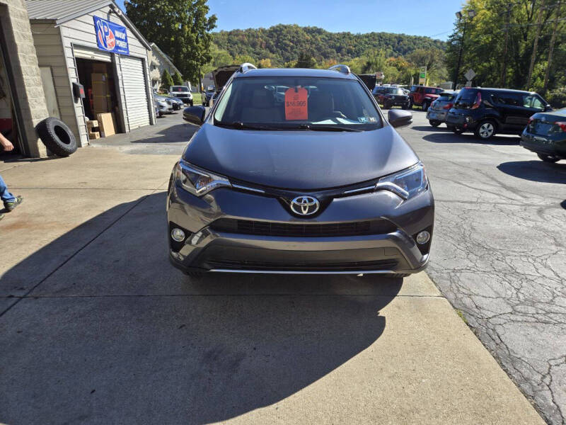 2016 Toyota RAV4 XLE photo 3