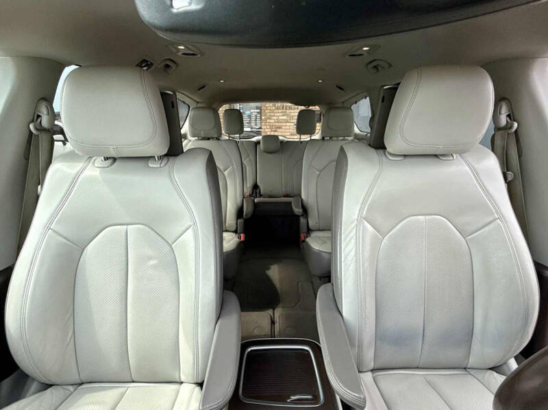 2018 Chrysler Pacifica Touring L Plus