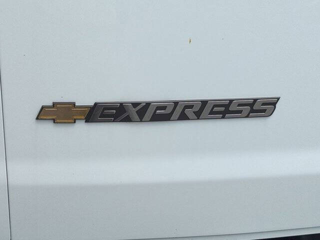 2025 Chevrolet Express 2500