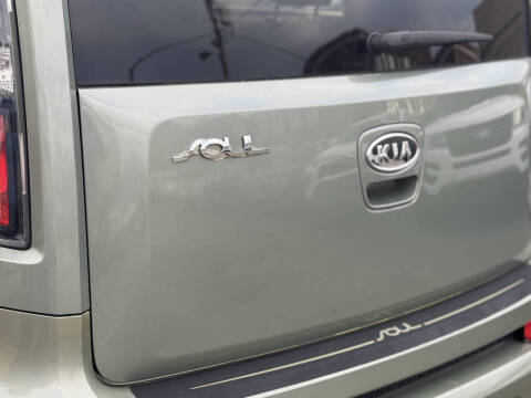 2011 Kia Soul +