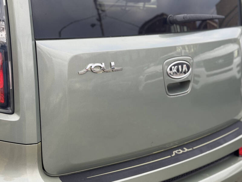 2011 Kia Soul +