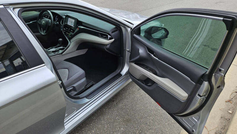 2021 Toyota Camry Hybrid LE