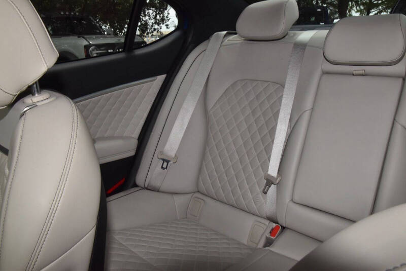 2023 Genesis G70