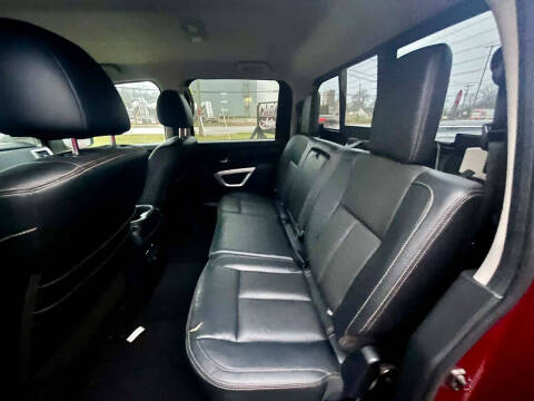 2017 Nissan Titan SL