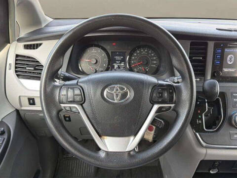 2016 Toyota Sienna LE 8-Passenger