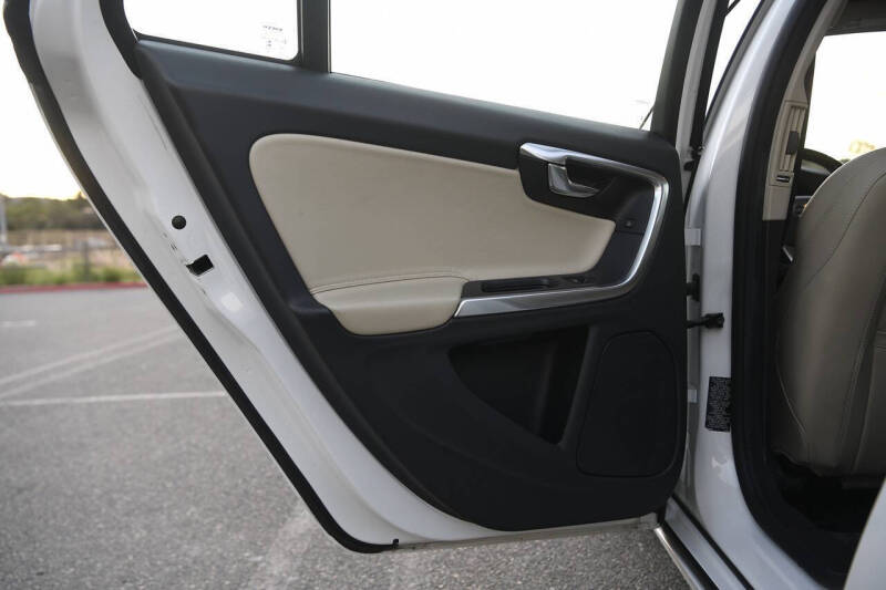 2018 Volvo V60 T5 Dynamic