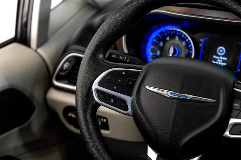 2020 Chrysler Voyager LXi