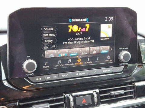 2023 Nissan Pathfinder SV