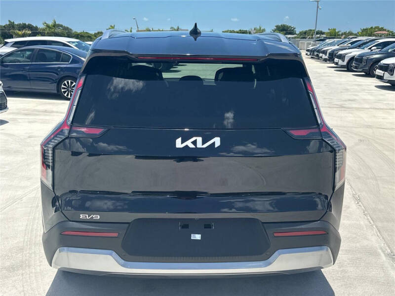 2026 Kia EV9 Wind