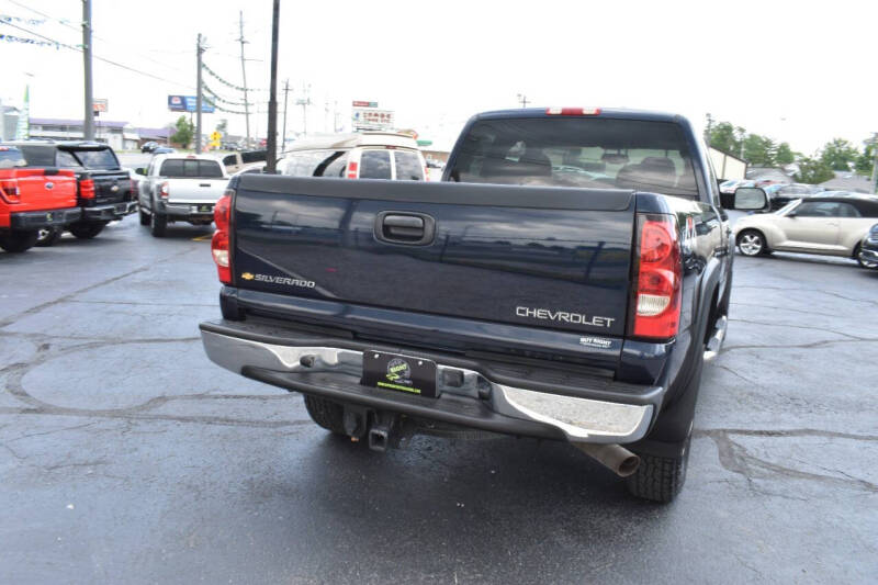 2005 Chevrolet Silverado 2500HD LS