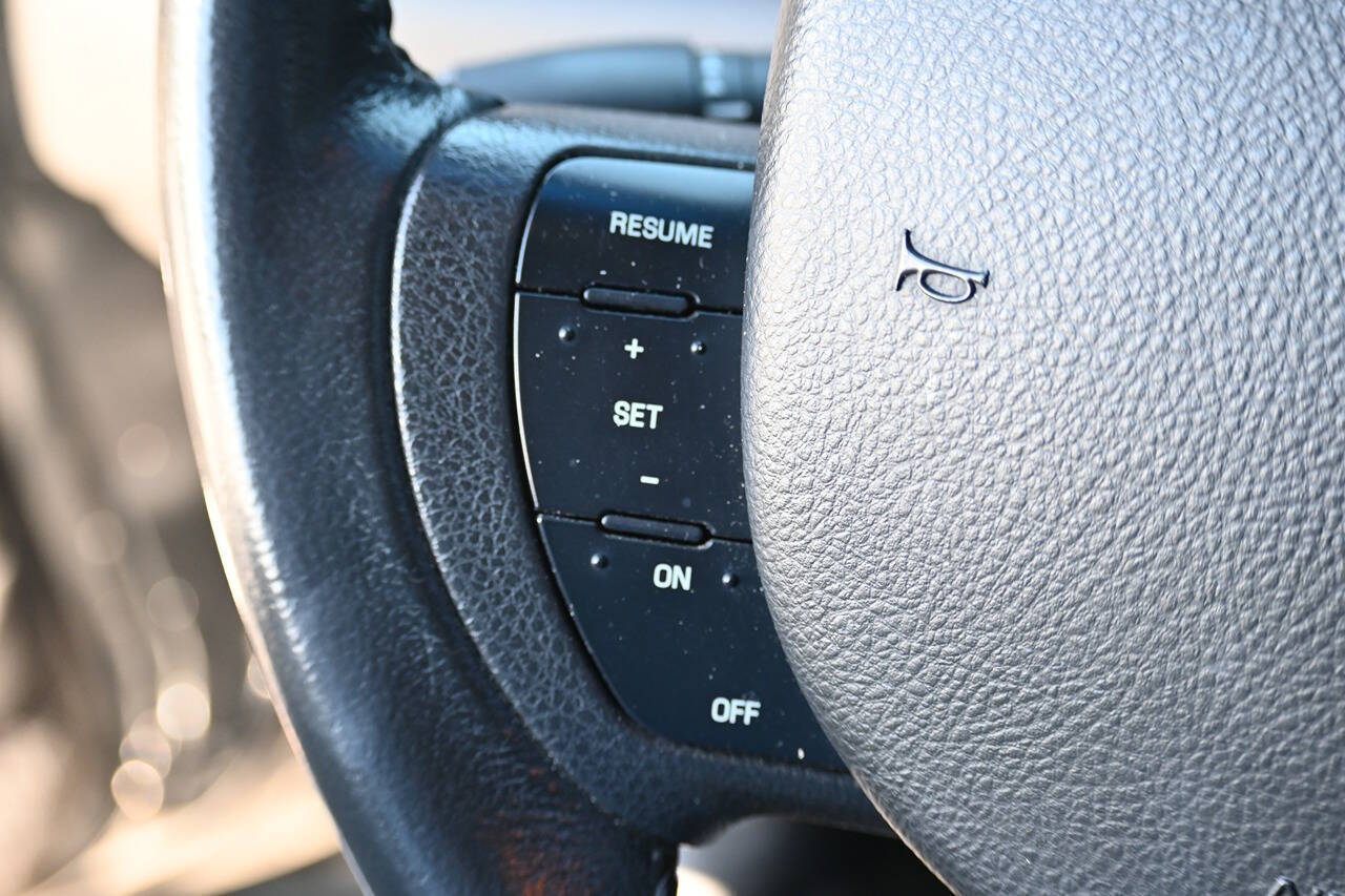 2011 Lincoln Town Car 27