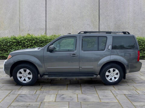 2006 Nissan Pathfinder LE
