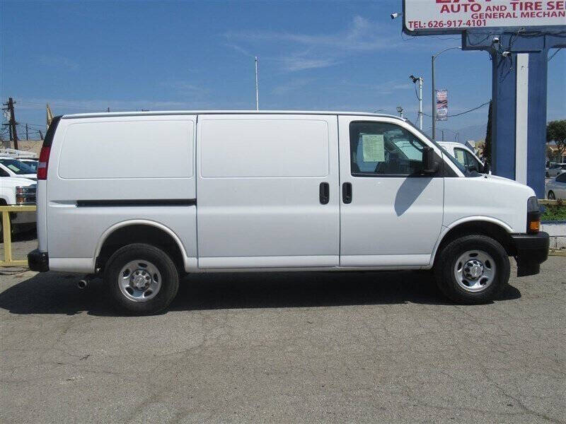 2022 Chevrolet Express 2500