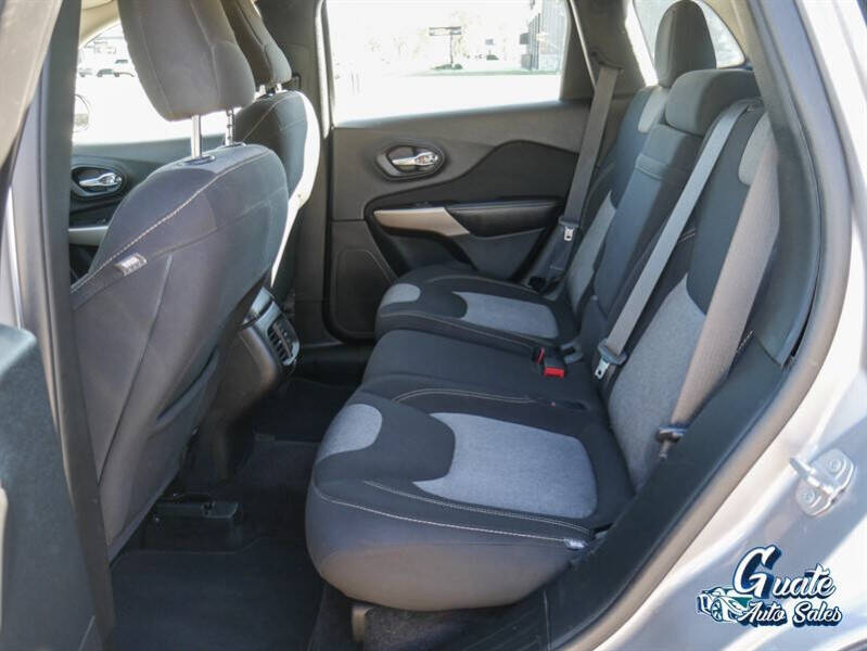 2017 Jeep Cherokee Sport