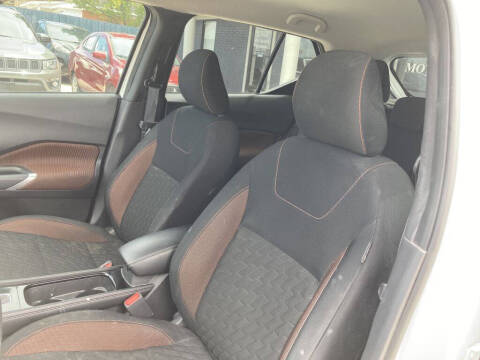 2023 Nissan Kicks SR