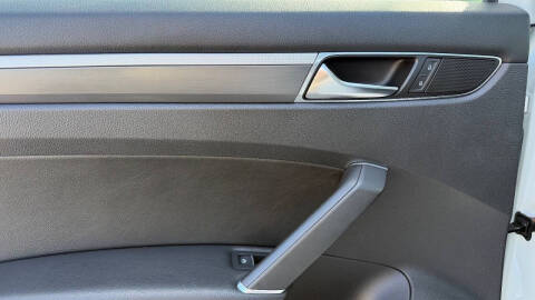 2017 Volkswagen Passat 1.8T R-Line