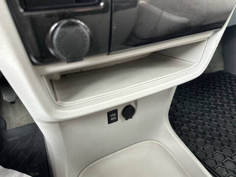 2012 Toyota Sienna LE 8-Passenger