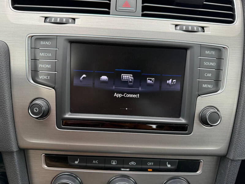 2017 Volkswagen Golf TSI Wolfsburg Edition