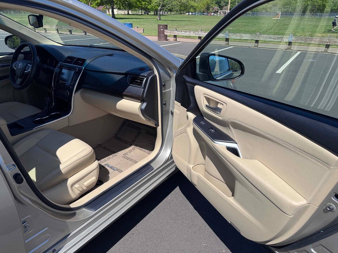 2015 Toyota Camry 17
