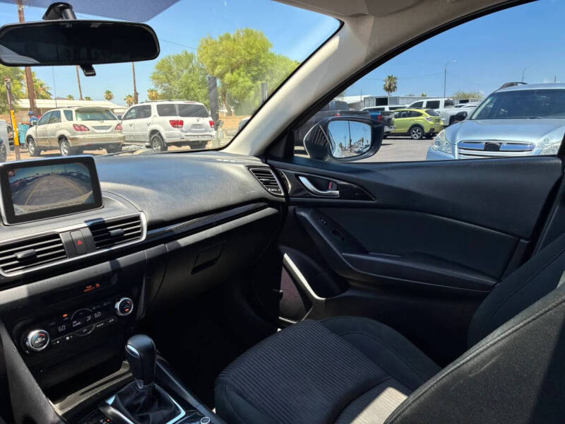 2015 Mazda MAZDA3 i Touring