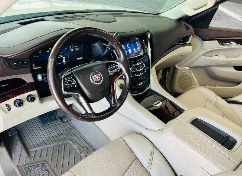 2015 Cadillac Escalade Luxury