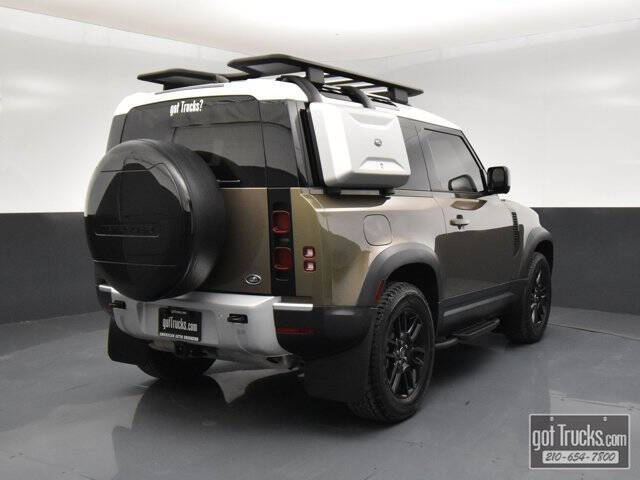 2023 Land Rover Defender 90 SE