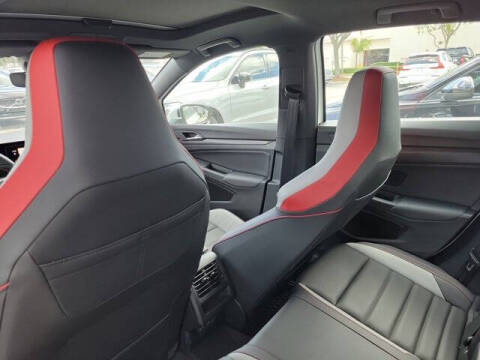 2024 Volkswagen Golf GTI SE