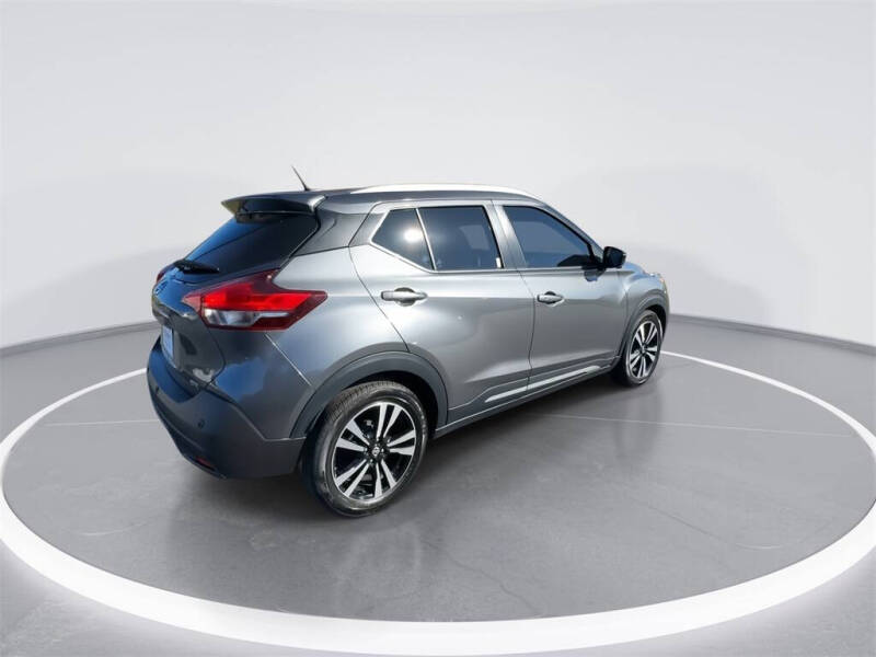2020 Nissan Kicks SR